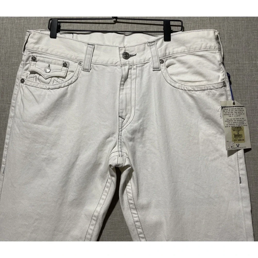 True Religion Straight Jeans Women's 38 White Gray Stitch Flap Meas. 40X31 NEW